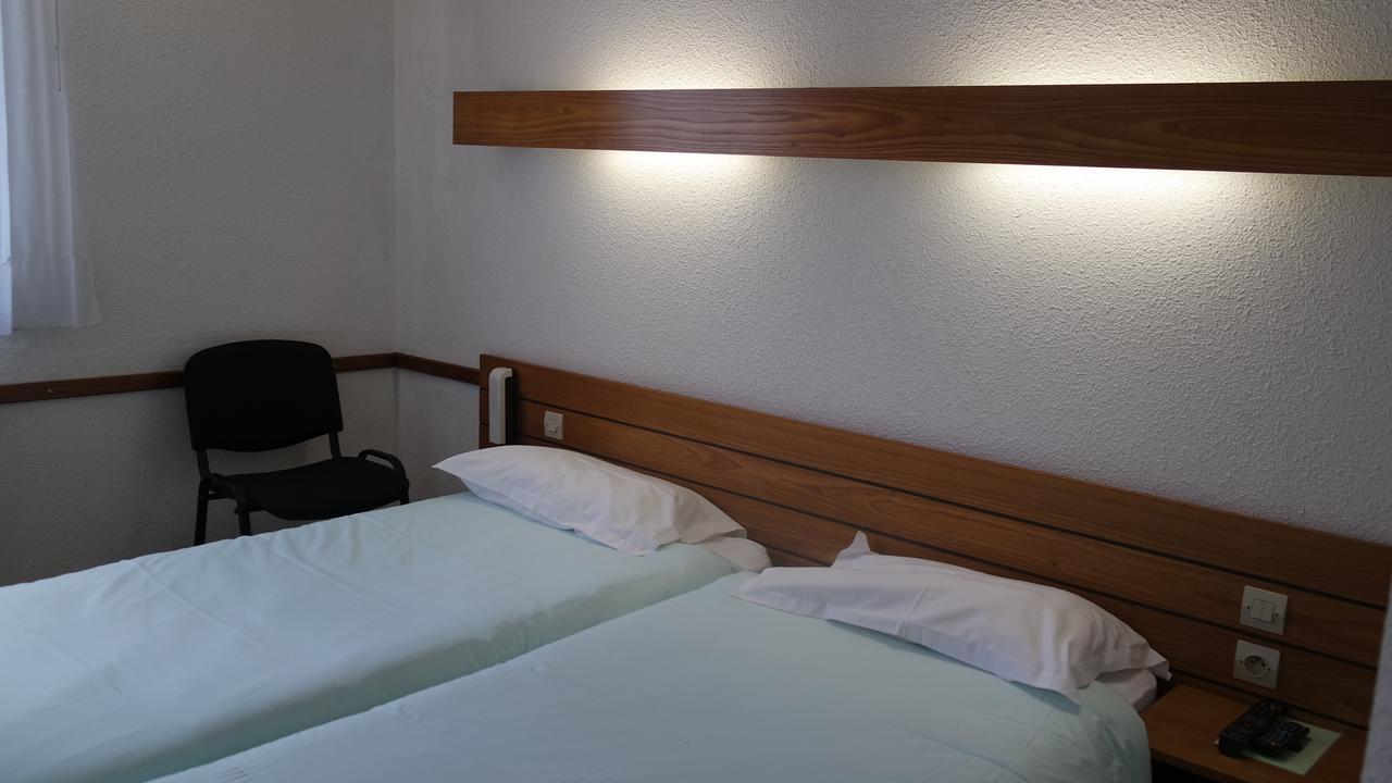 Hotel Le Tulipier Cransac ภายนอก รูปภาพ