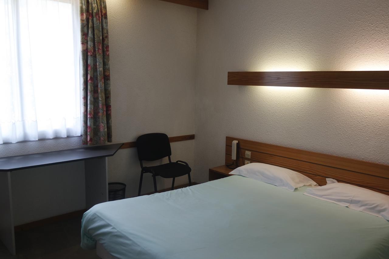 Hotel Le Tulipier Cransac ภายนอก รูปภาพ